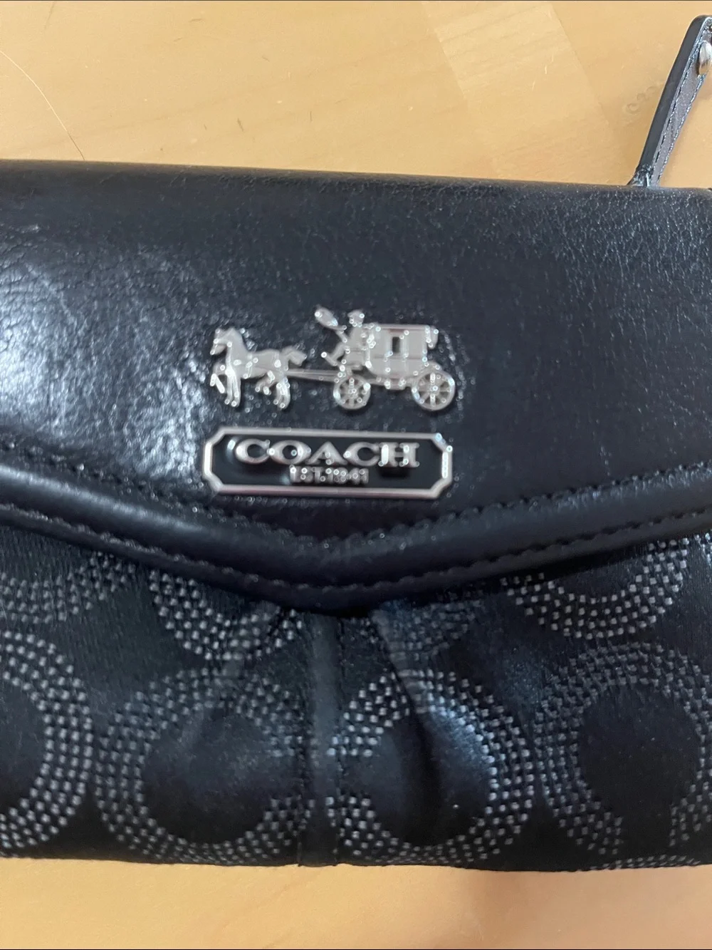 Coach versatile carriage logo